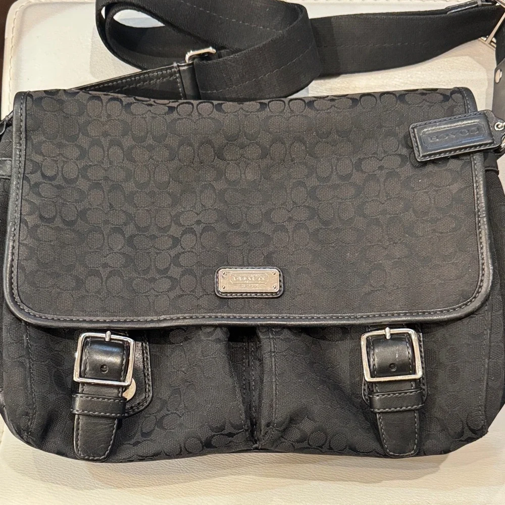 Coach Signature Black Messenger Bag - EUC